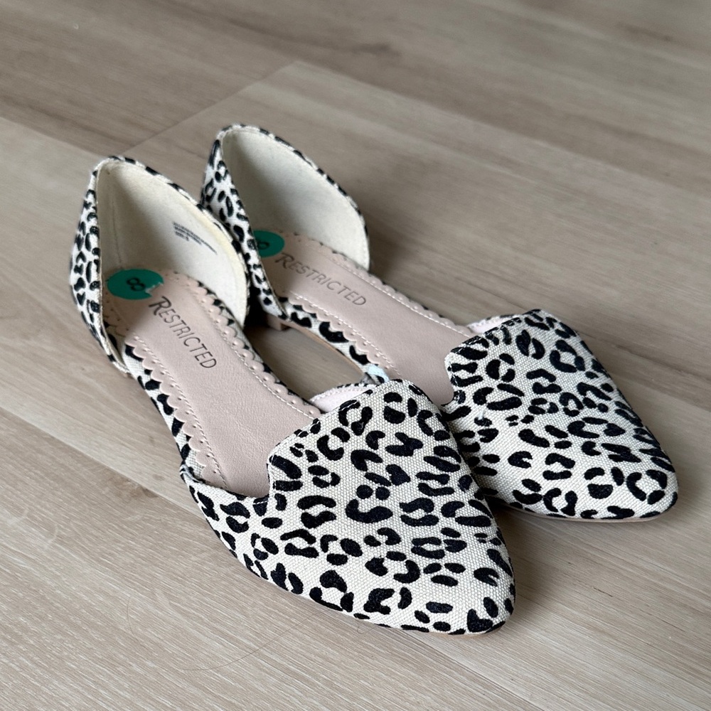 Restricted Women's Black and Cream Patterned Flats Cheetah 🐆 Print